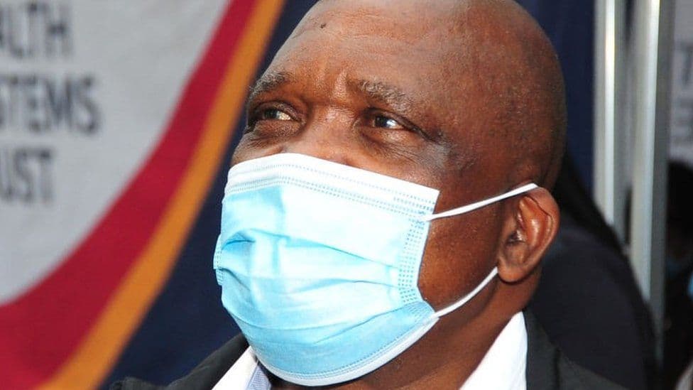 ‘Omicron’ kthen kufizimet, ministri i Afrikës së Jugut: S’ka nevojë për panik