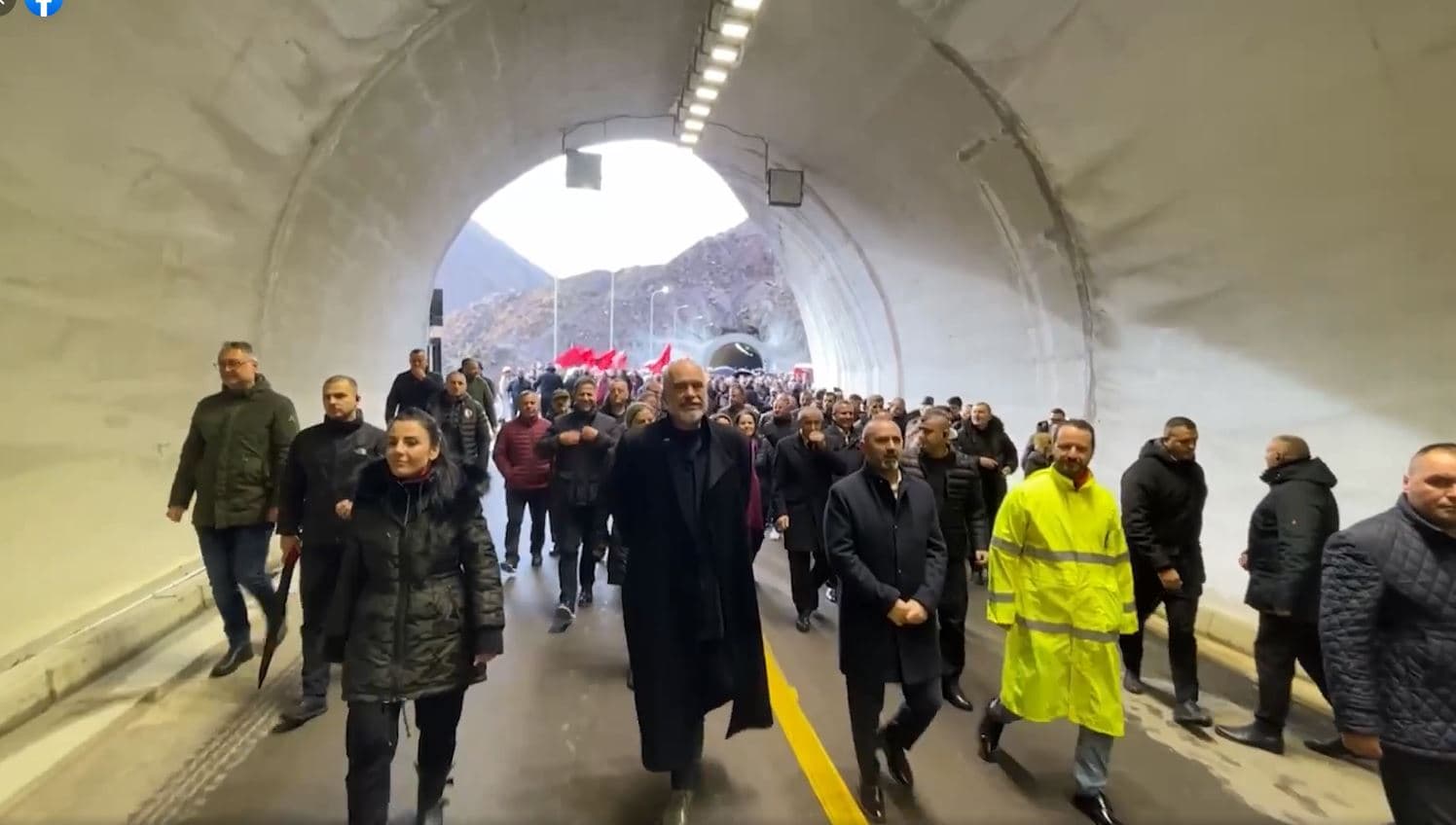   Çelet zyrtarisht qarkullimi në Rrugën e Arbrit