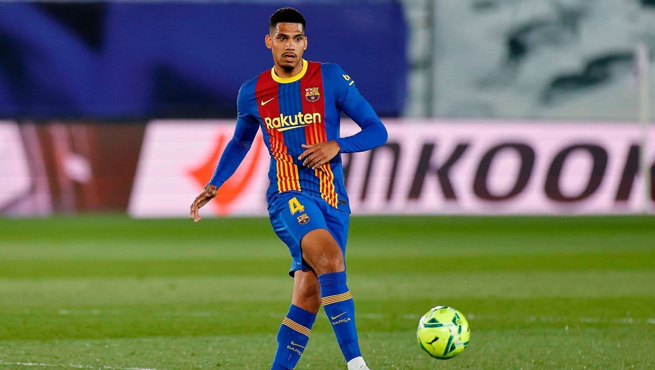              Chelsea dhe Liverpool interesohen për Araujo 