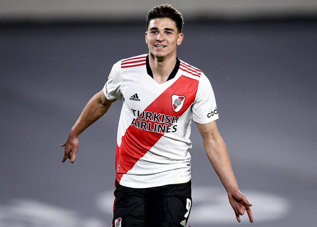 Inter nis sulmin për Julian Alvarez