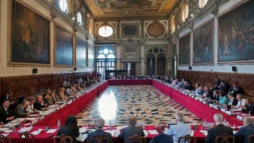 Zbardhet draft-opinioni i “Venecias” për zgjatjen e afateve të vetingut