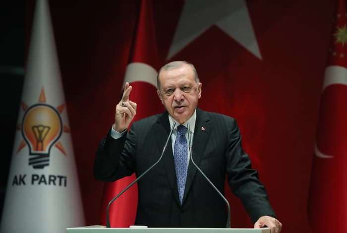 Erdogan shpjegon krizën e lirës: Dikush po manipulon tregjet
