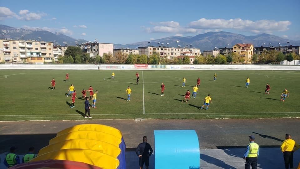 Asnjë fitore në 4 ndeshjet e fundit, klubi shqiptar shkarkon trajnerin
