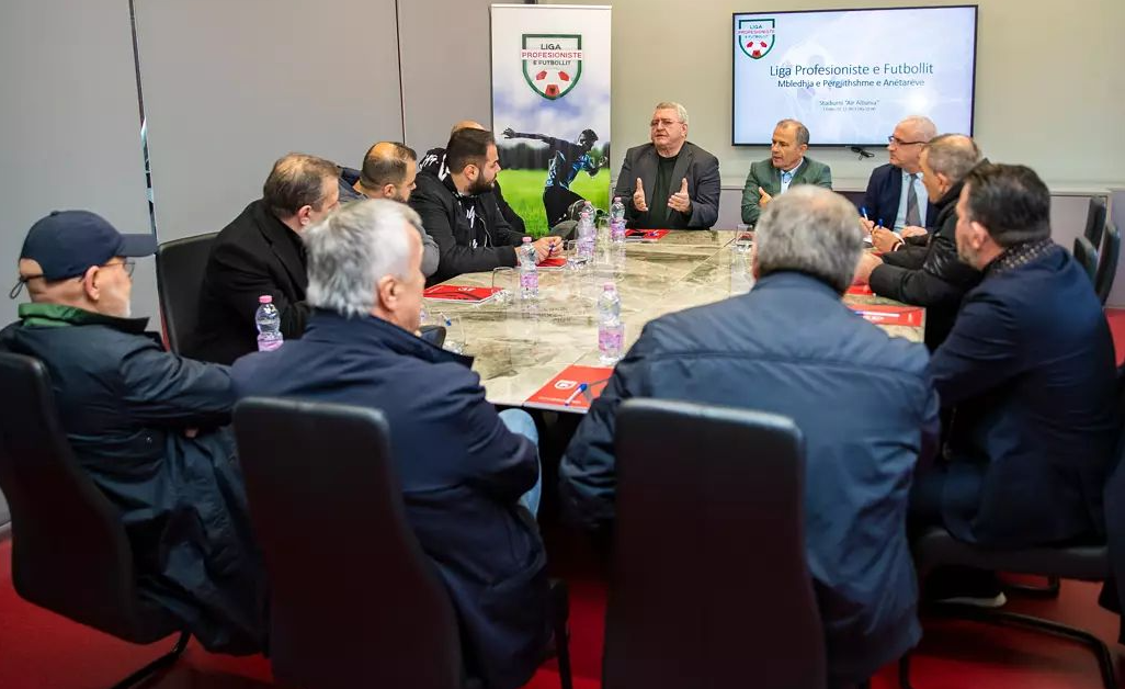 Kërkesë qeverisë, Liga Profesioniste dhe FSHF mbledhje me 10 klubet e Superiores