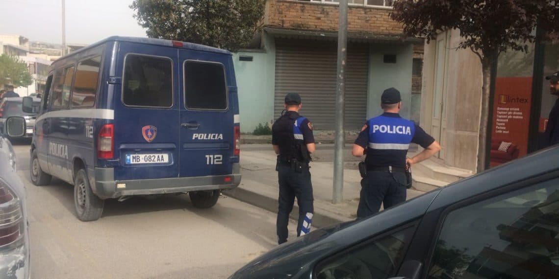 Godet me sende të forta dhe automjet një person gjatë konfliktit, arrestohet 30-vjeçari