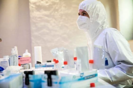 Pilula antiCovid e Pfizer ‘bllokon’ të gjitha variantet e virusit