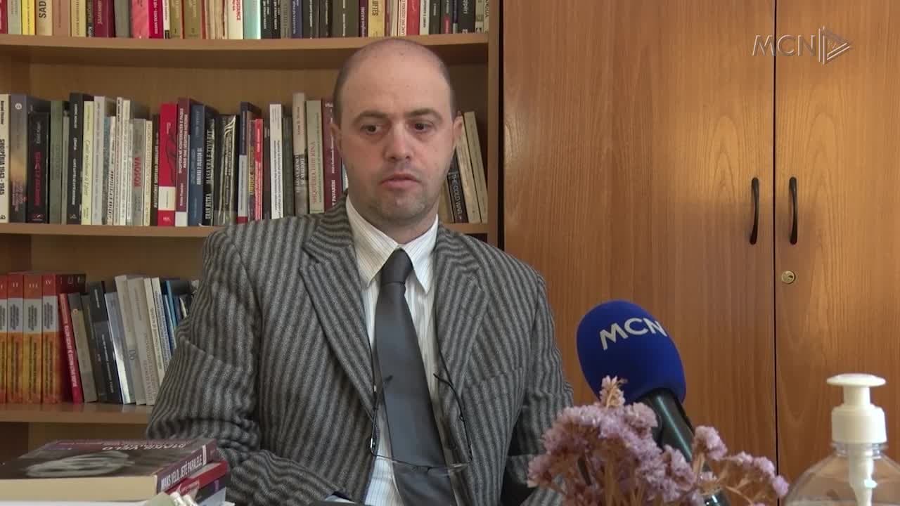“Figura e Enver Hoxhës nuk evitohet dot” (VIDEO)