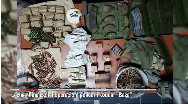    Drogë dhe arsenal armësh në një banesë/ Arrestohet 66 vjeçari në Lezhë