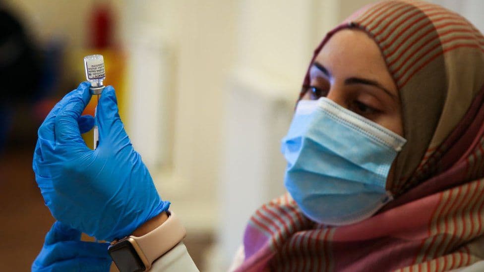 Vaksinat përforcuese Pfizer dhe Moderna japin mbrojtjen më të mirë