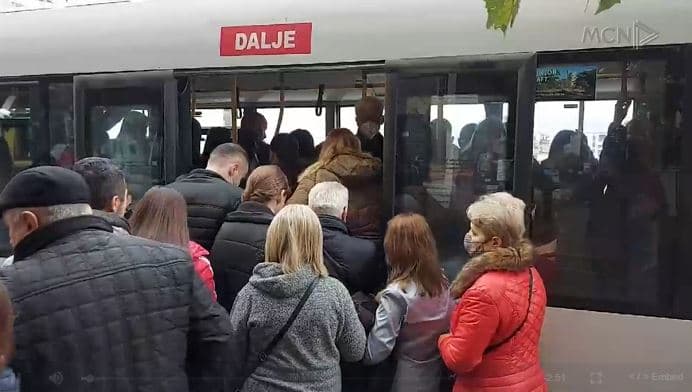 Xhepistët e urbanëve/ Qytetarët ruajnë vigjilencën nëpër autobusë (VIDEO)
