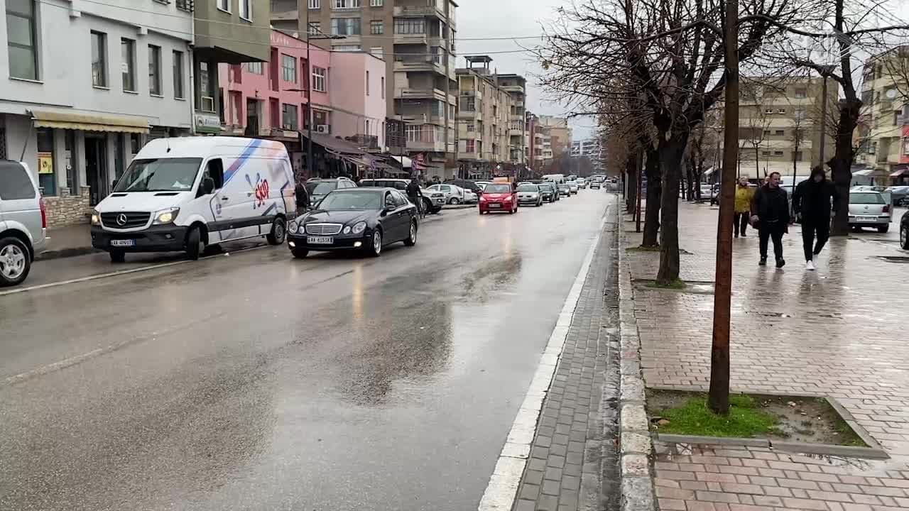 Vendi përfshihet nga moti i keq (VIDEO)
