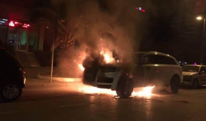 Tiranë, një makinë merr flakë në ecje