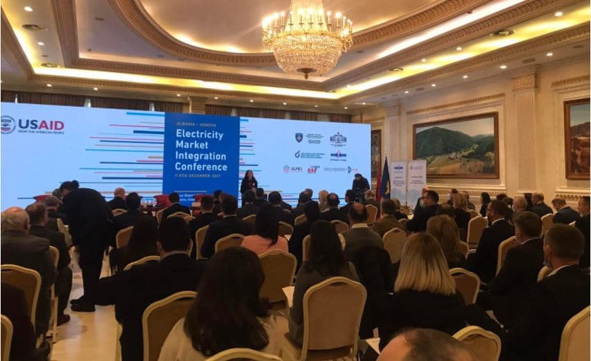    Nënshkruhet marrëveshja/ Treg i përbashkët e bursë energjetike Kosovë-Shqipëri