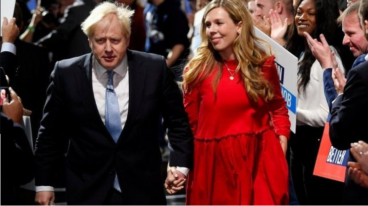 Boris Johnson bëhet baba për herë të shtatë