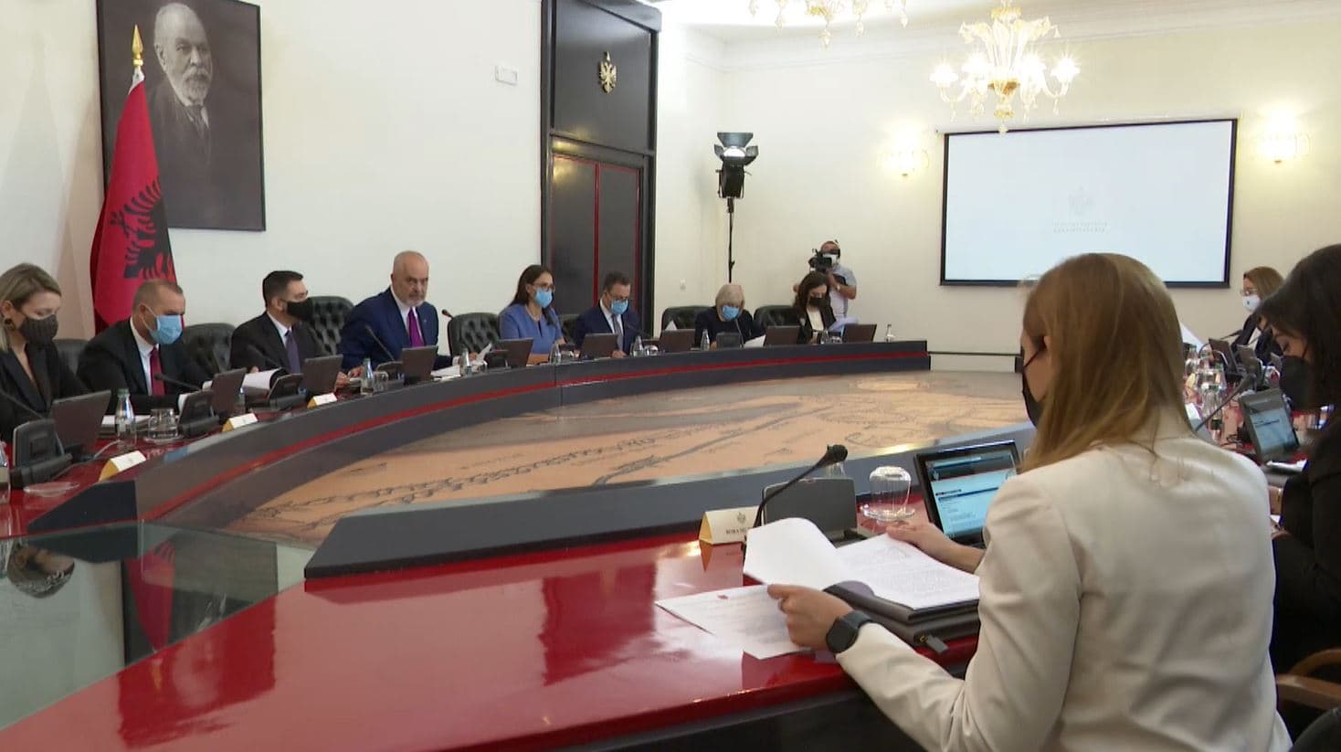 Ndryshime në grupin negociator me BE-në/ Rama ndan detyrat për 15 zv/ministrat