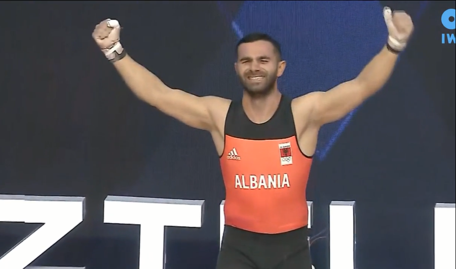 Peshëngritje/ Arritje historike, Briken Calja shpallet kampion bote