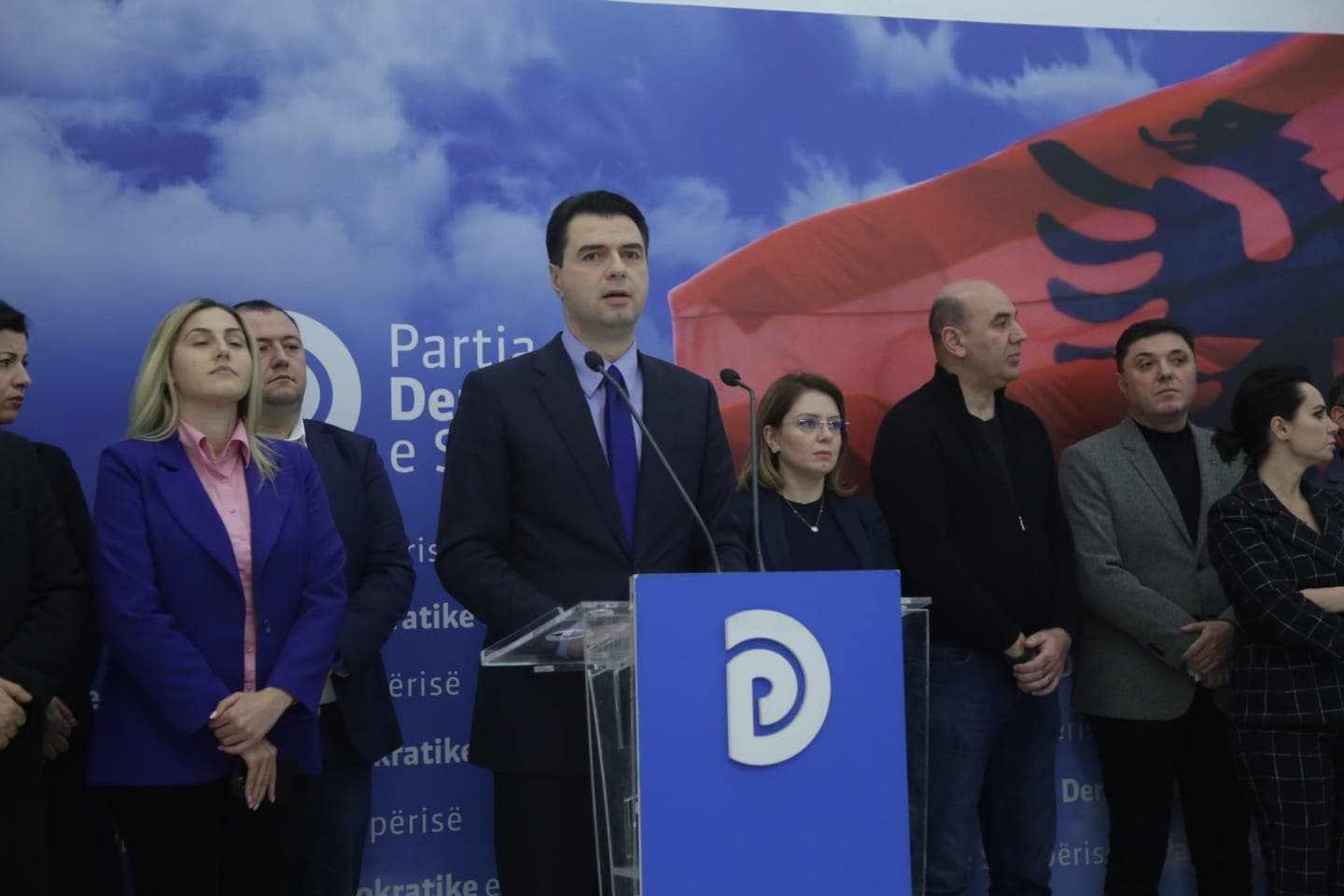 Basha: 11 dhjetori një ditë e keqe për PD-në. U bëmë dëshmitarë të një manifestimi personal të Sali Berishës!