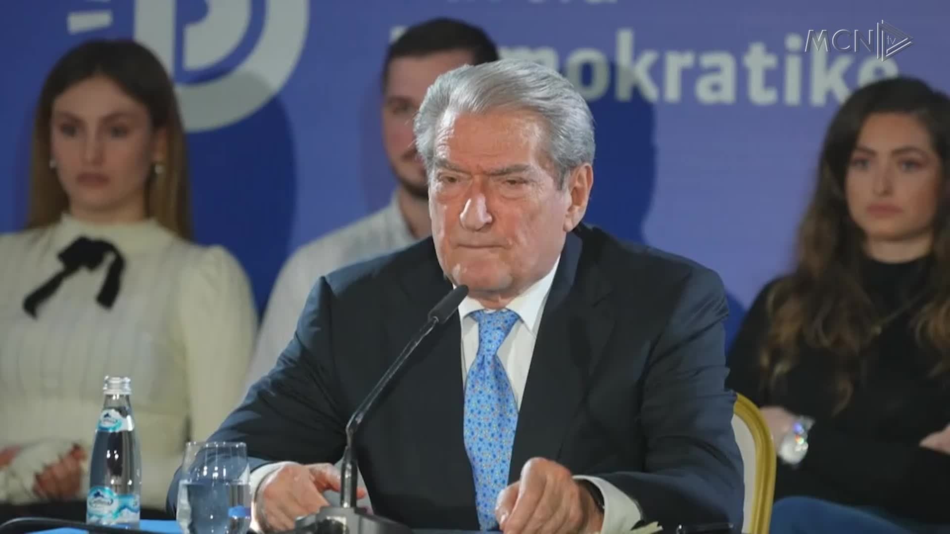 “Basha e mbushi sallën me punonjës” (VIDEO)