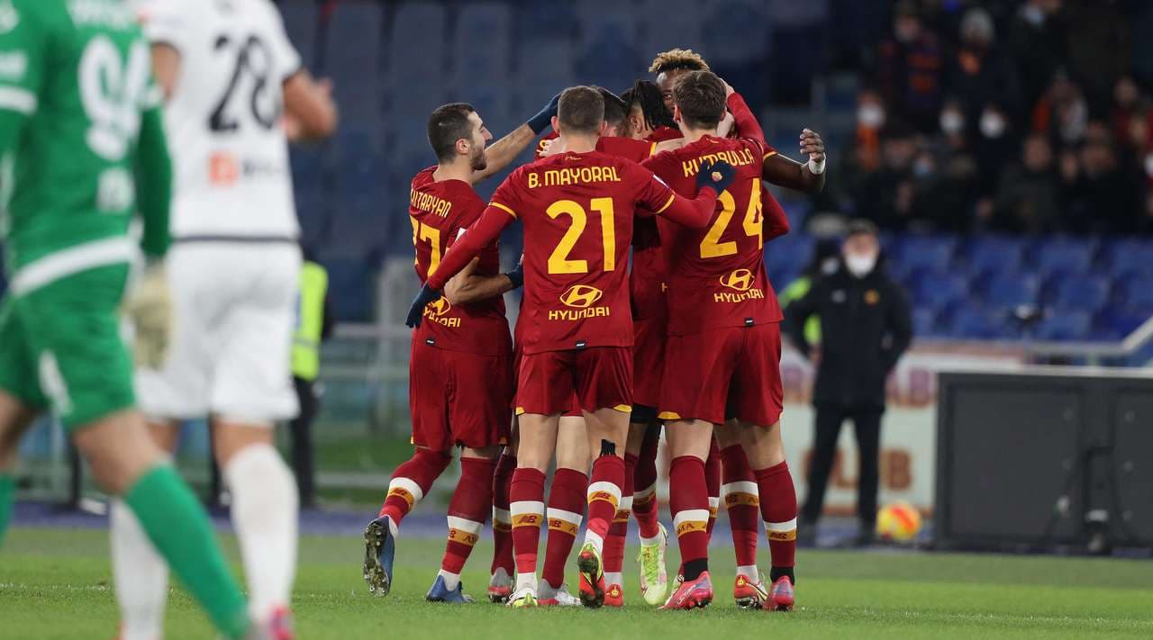 Roma rikthehet te fitorja, VAR i prish festën Manajt (VIDEO)