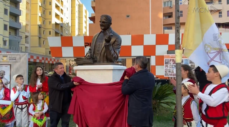 Lezhë, vendoset busti i Monsinjor Zef Oroshit (VIDEO)