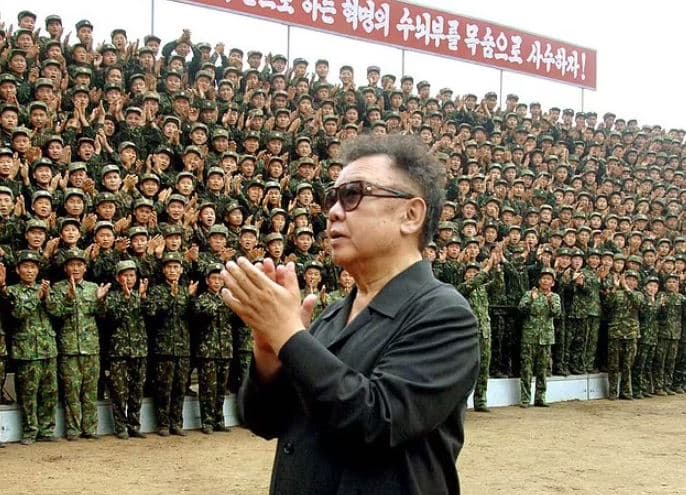 Koreja e Veriut ndalon të qeshurën dhe alkoolin për 11 ditë