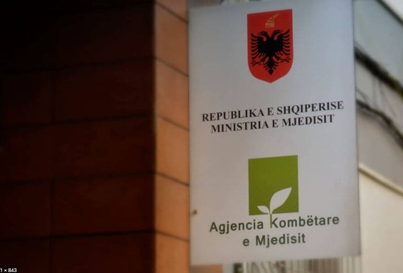 Shkarkohet drejtori i Agjencisë Kombëtare të Mjedisit