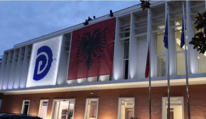 Kuvendi Kombëtar i 18 dhjetorit/ Kryesia e PD-së propozon ngritjen e Komisionit Statutor