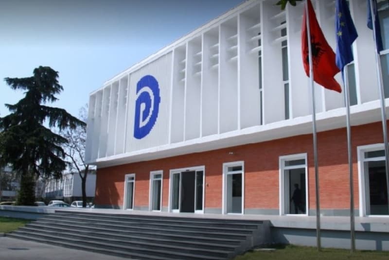 “Të largohen nga strukturat kush është shpallur ‘non grata’”, detaje nga mbledhja e Kryesisë së PD-së