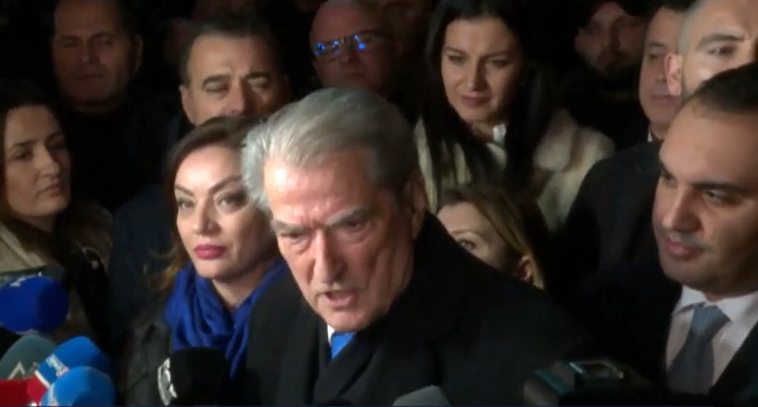 Berisha: Ju që bëtë gati by*** për karriget qeveritare, hiqni dorë nga ky skenar!