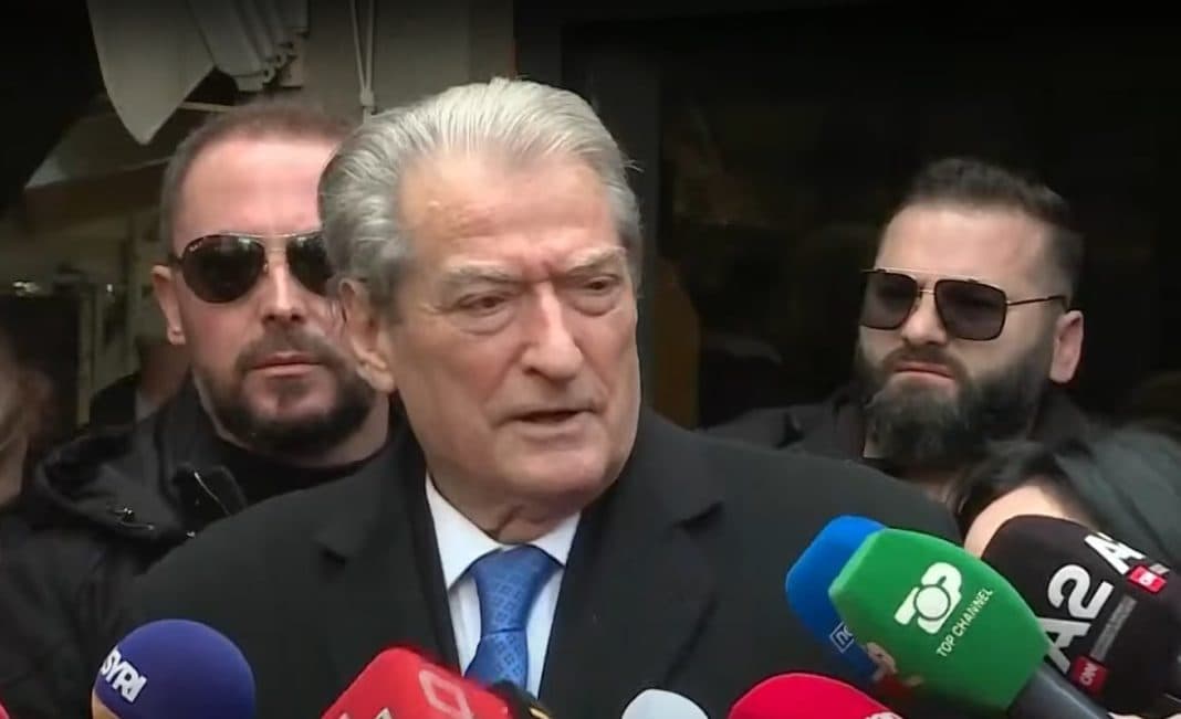 Berisha në PD: Ky është ndëshkimi i merituar për një person të padenjë në detyrë! (VIDEO)
