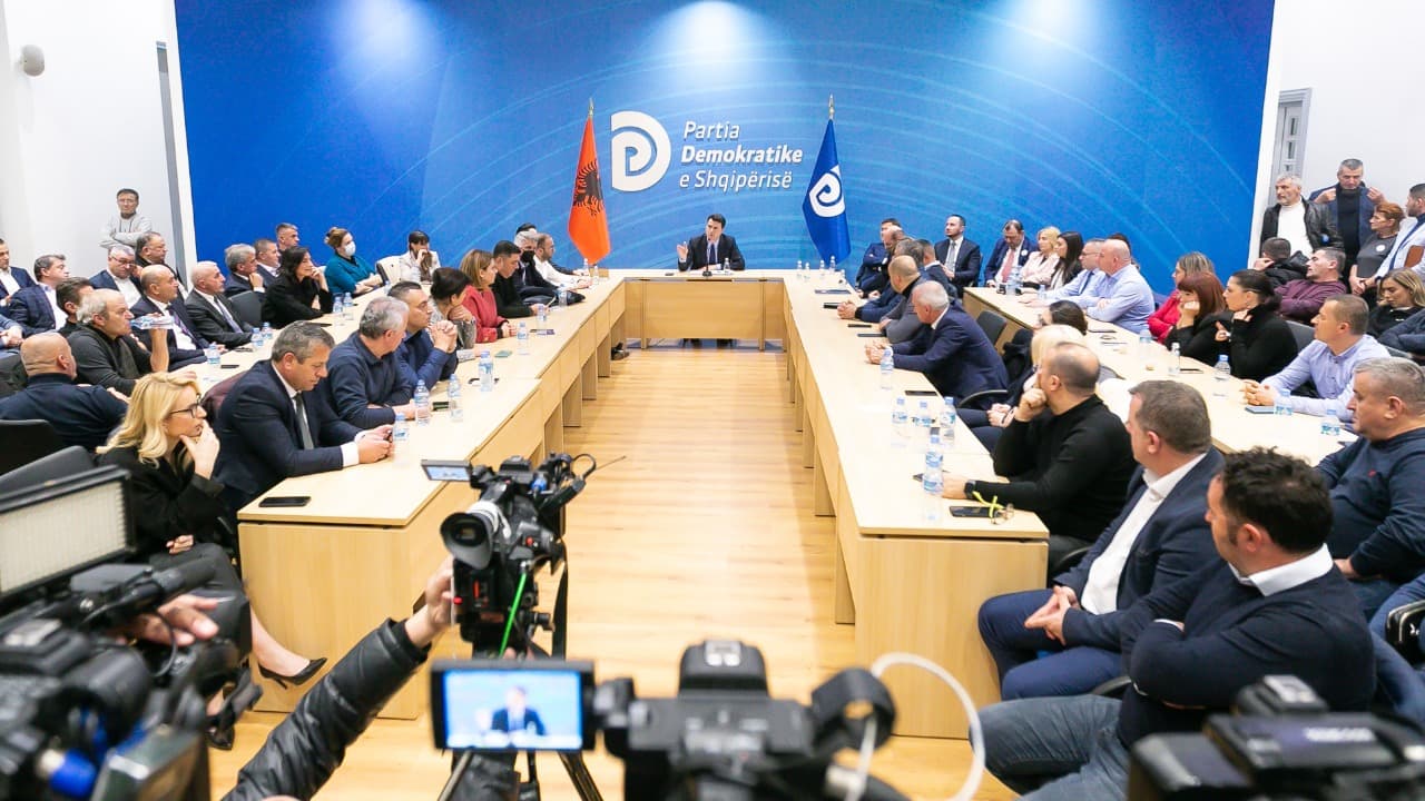      Këshilli Kombëtar i PD mblidhet sot/ Basha publikon emrat e 5 mijë e 4 delegatëve 