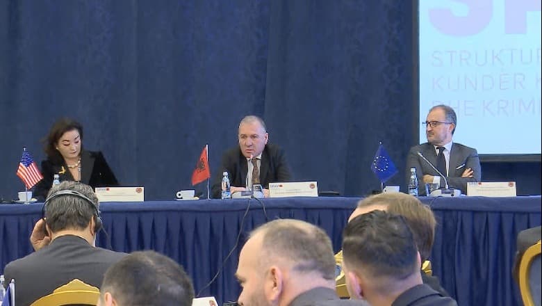 Certifikimi i hetuesve të BKH/ Kim: Jeni bërë tmerri i kriminelëve, Soreca: Politikanët dhe kriminelët frikë nga SPAK