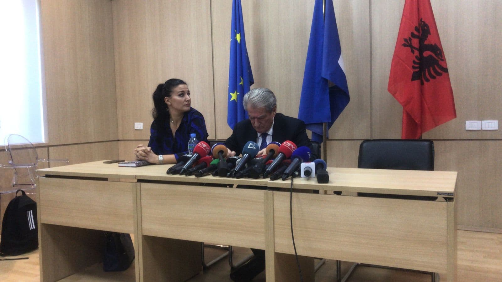 Berisha rikthehet në selinë e PD: Nga sot nis zbatimi i vendimeve të 11 dhjetorit