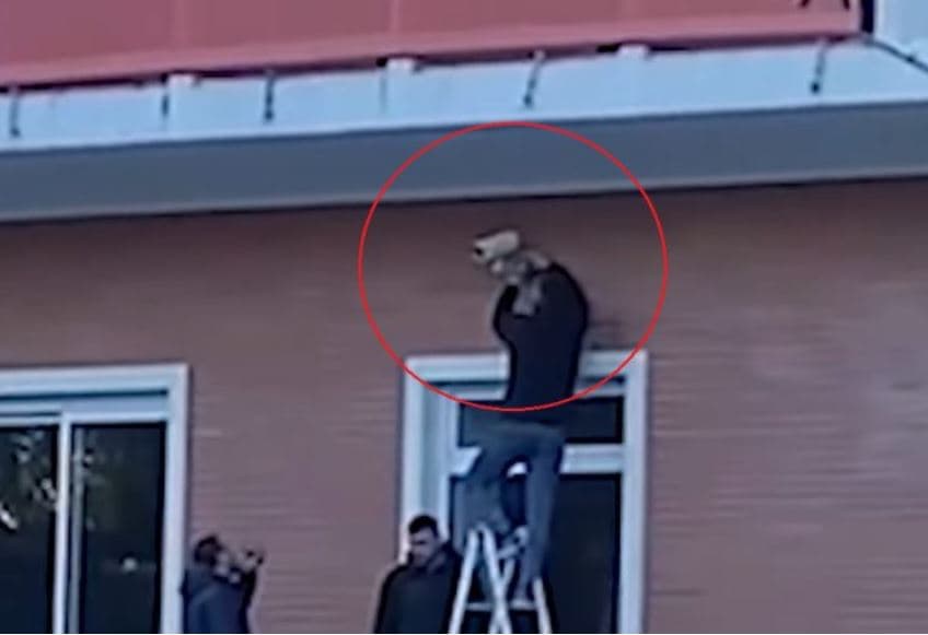    Komisioni i Rithemelimit-Bashës: Lider nuk të bën as vula dhe as brava