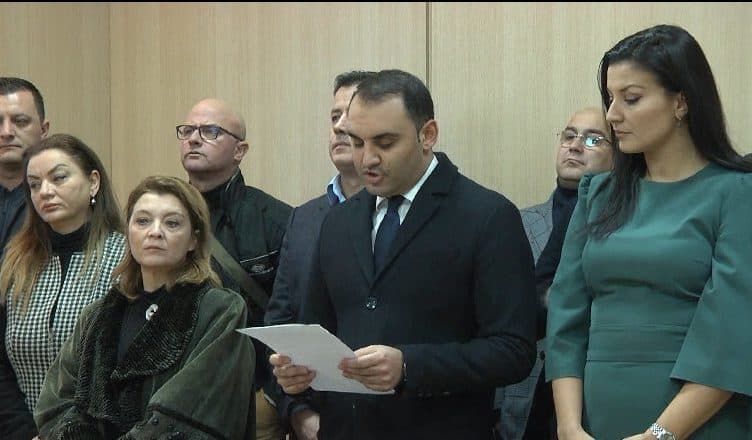 Grupi i Rithemelimit shkon në PD, ultimatum Bashës: Liro ambientet deri më 5 janar