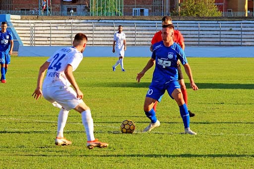 Largim me peshë nga Teuta, Kallaku rikthehet në Kroaci