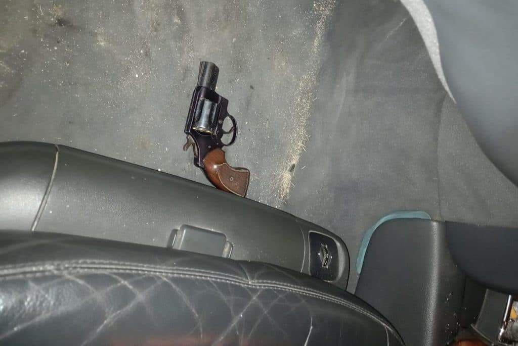  Lëvizte me armë në makinë, arrestohet 26-vjeçari në Fier