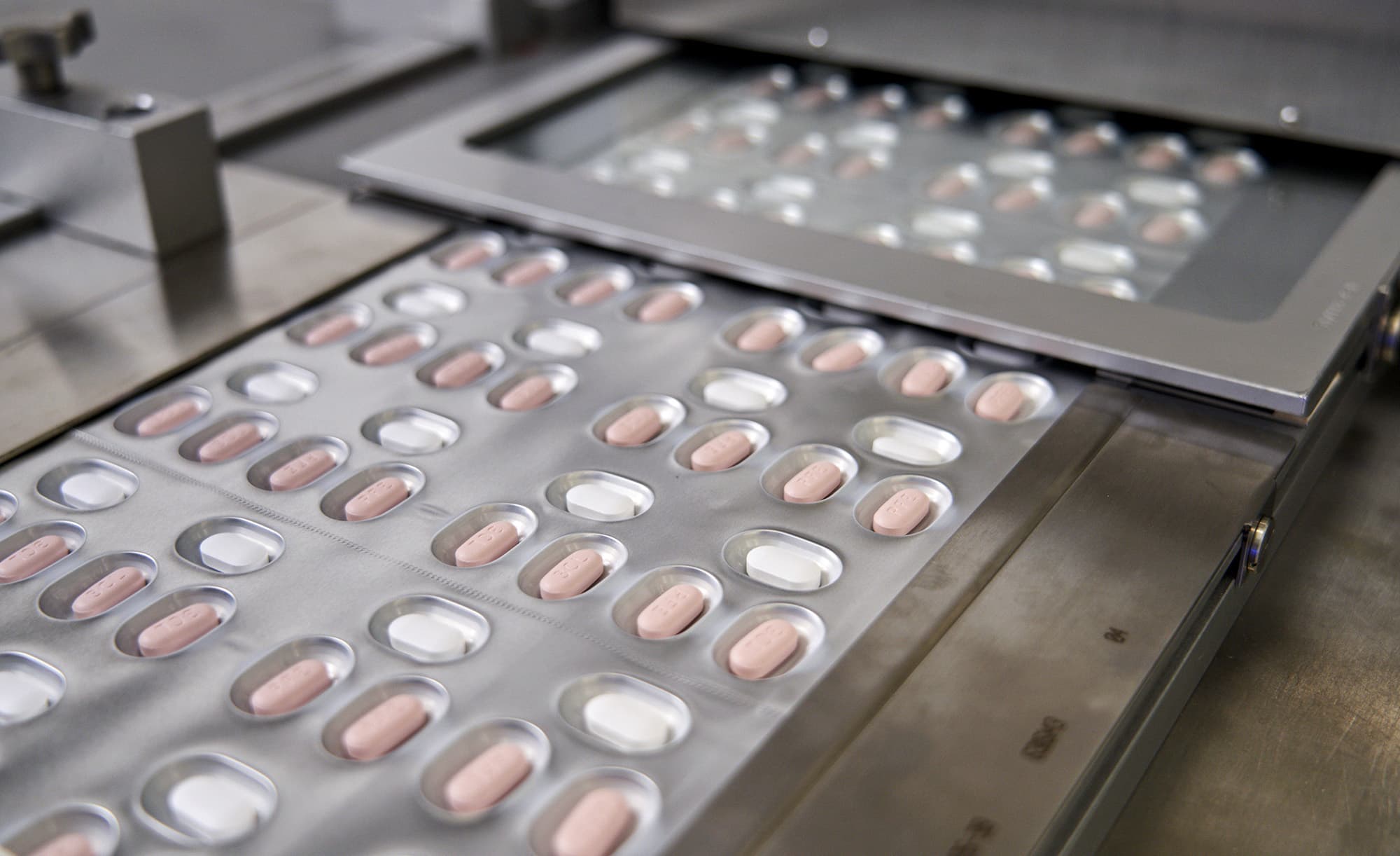 Pilulat Pfizer kundër Covid mund të jenë të rrezikshme shoqëruar me medikamente të tjera