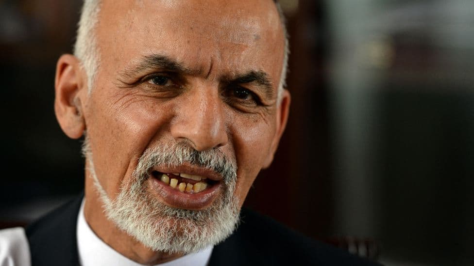 Ish-presidenti afgan tregon momentin kur u largua nga talebanët
