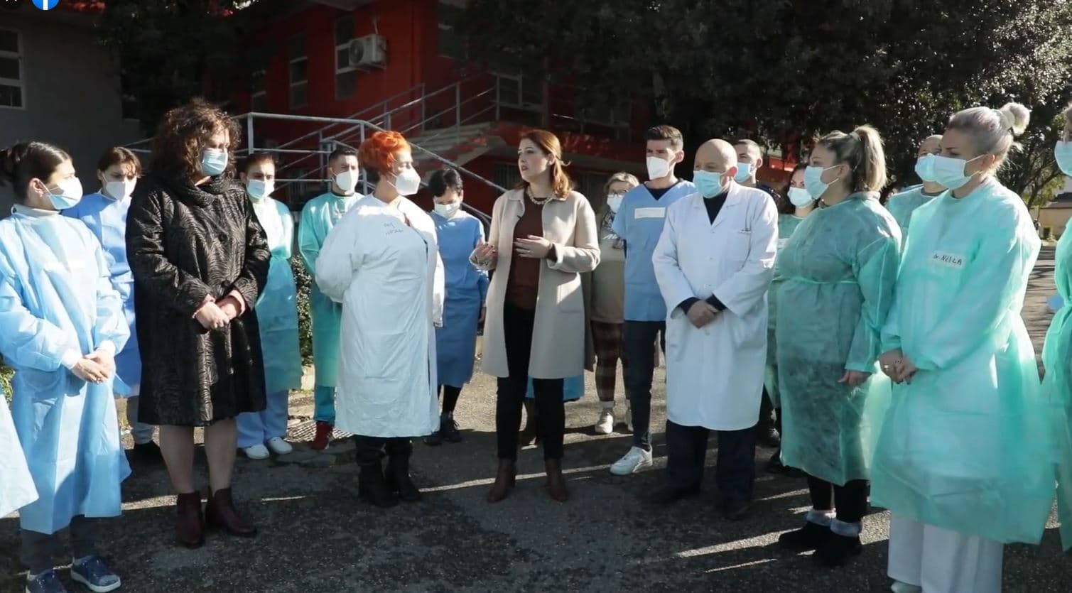      Manastirliu takim me mjekët e infektivit: Ju jeni heronjtë e vërtetë, në janar rehabilitimi i spitalit