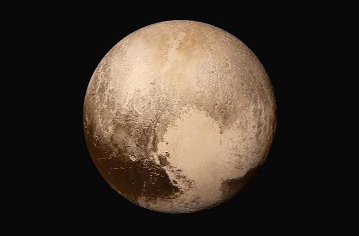 Shkencëtarët: Plutoni duhet të riklasifikohet si planet