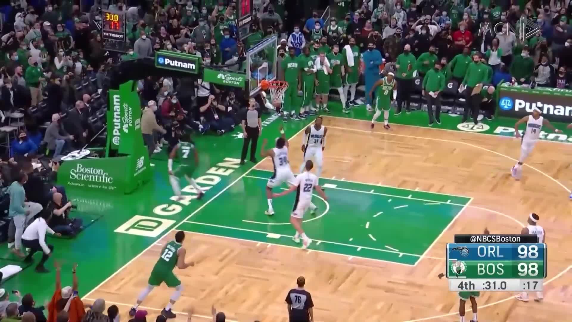 NBA, Feniks rikthehet te fitorja (VIDEO)