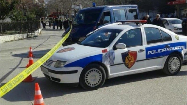 Aksident rrugor në Sarandë, mbeten të plagosur pjesëtarët e një familje