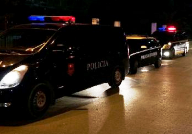 Po udhëtonte me makinë, arresti kardiak i merr jetën 72-vjeçares