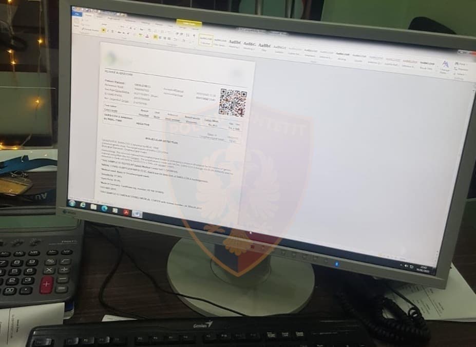 Falsifikonte testet e Covid, arrestohet pronarja e agjencisë së udhëtimit