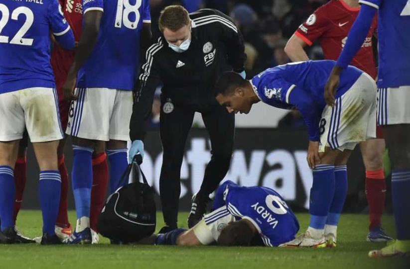 U dëmtua ndaj Liverpool, Vardy jashtë fushave për 2 muaj