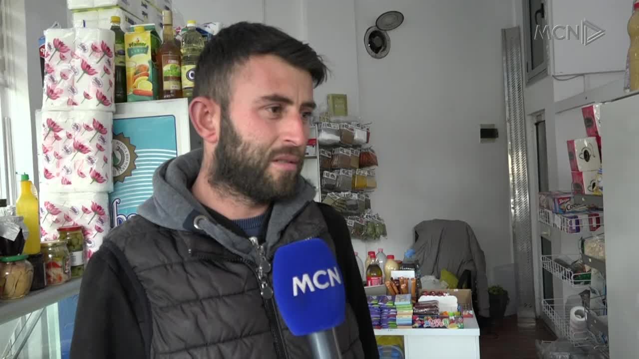 Marketet heqin qumështin e fabrikave (VIDEO)