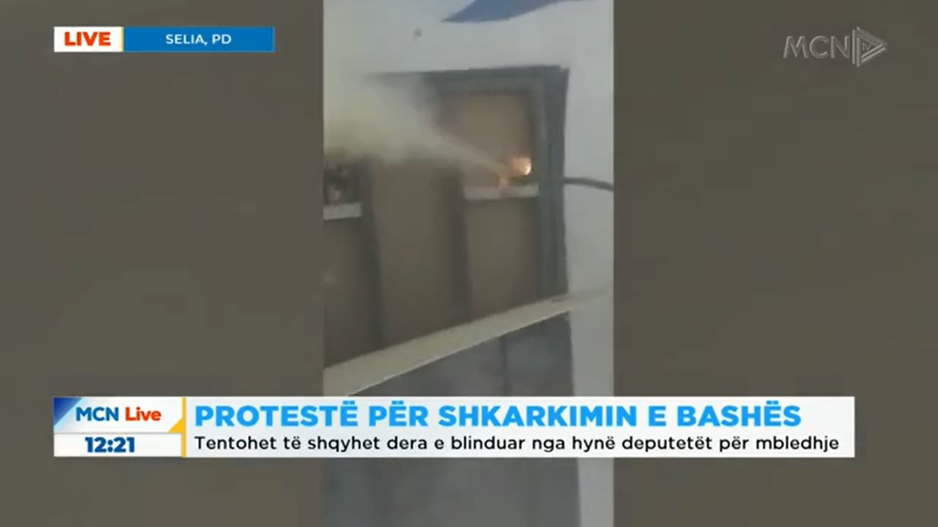 Tensionet protesta në PD/ Hidhet gaz lotsjellës