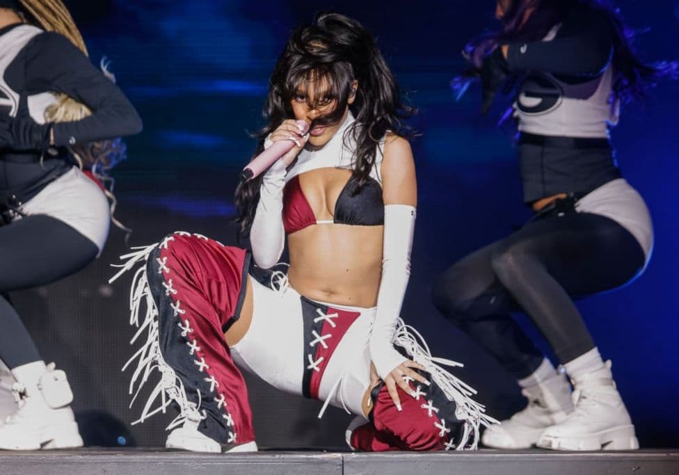 Kërcënoi me bombë në koncertin e Doja Cat, arrestohet i riu
