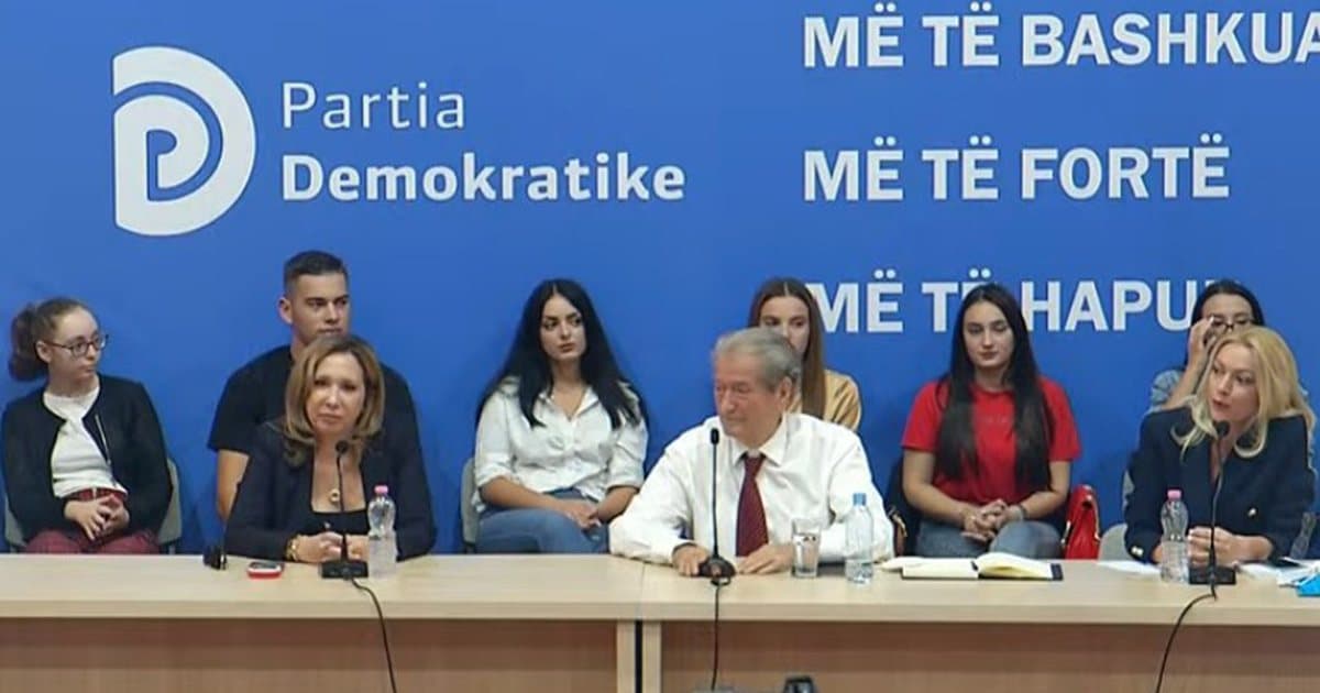    Tërhiqet Kokalari: Kam vendosur të distancohem nga politika në Shqipëri